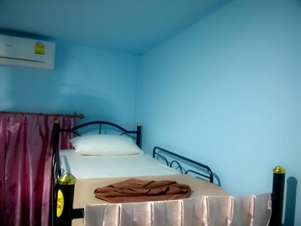 Baan Mook Anda Hostel Ko Lanta Værelse billede