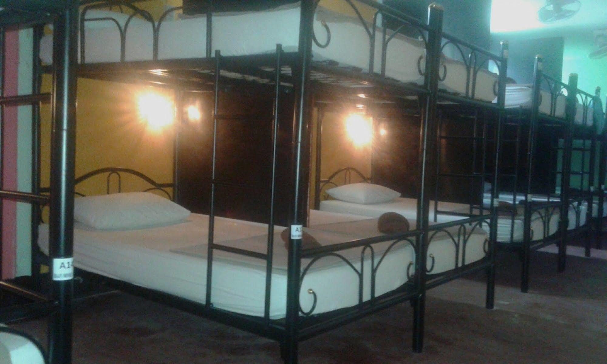 Baan Mook Anda Hostel Ko Lanta Eksteriør billede